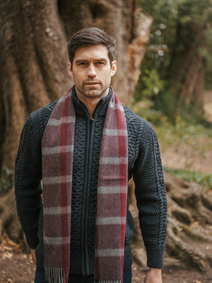 cashscarfburg2_432fd65e-1a9d-4823-a374-da48c538c528.jpg