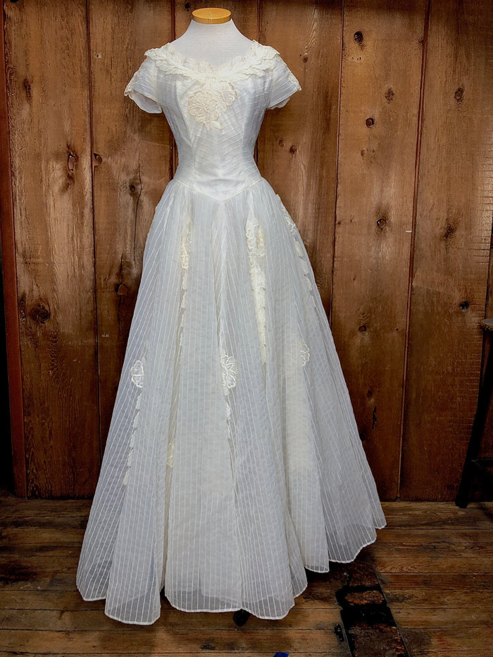 50s Sylvia Ann Bridal Stitch Stripe Gown    w25