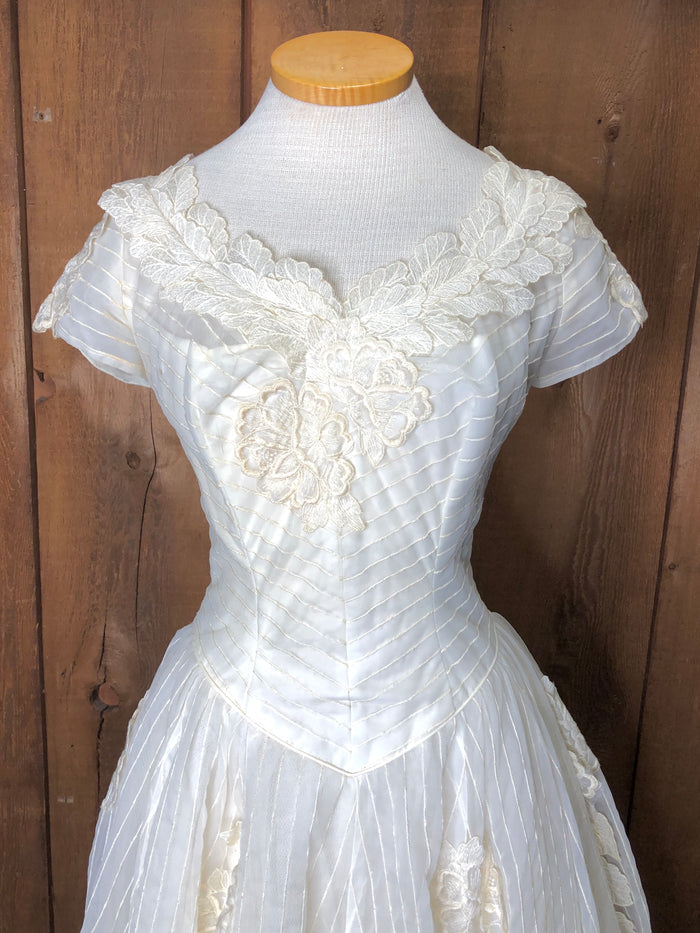 50s Sylvia Ann Bridal Stitch Stripe Gown    w25