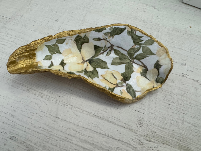 Oyster Shell - Sitting