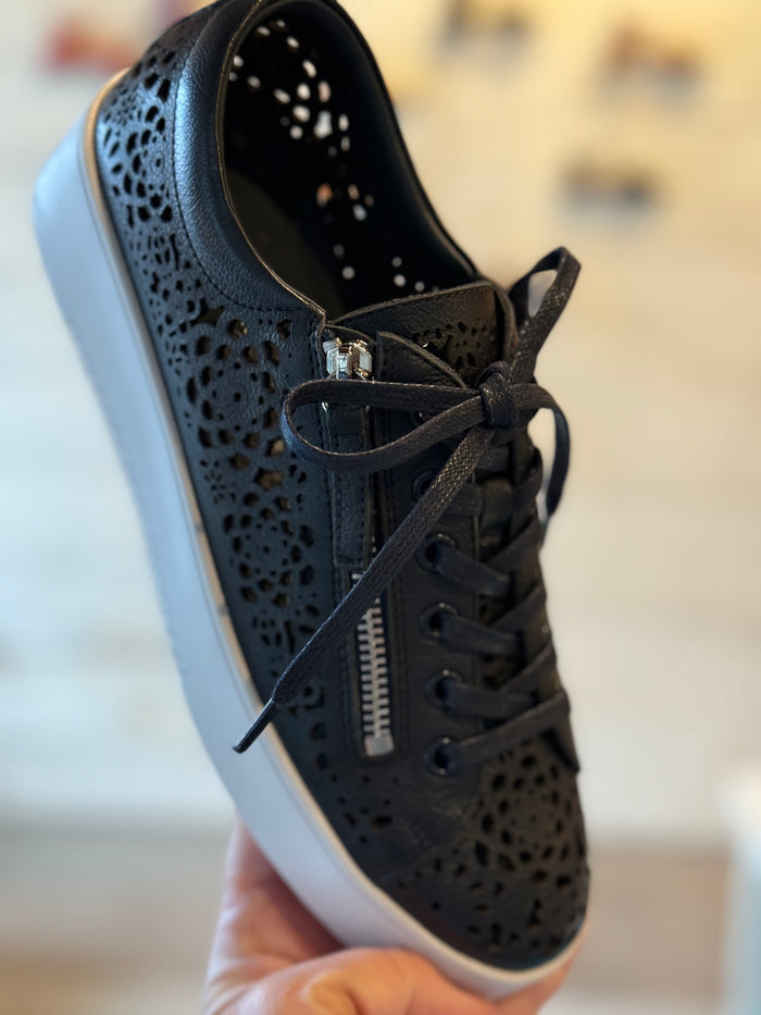 Django & Juliette LEITHA Sneaker in Navy