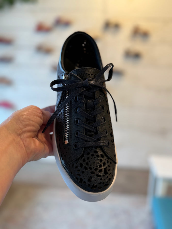 Django & Juliette LEITHA Sneaker in Navy