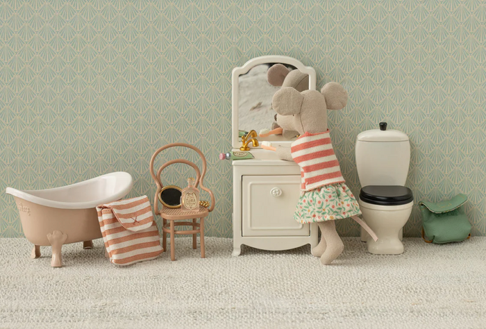 bathtub, mouse - rose