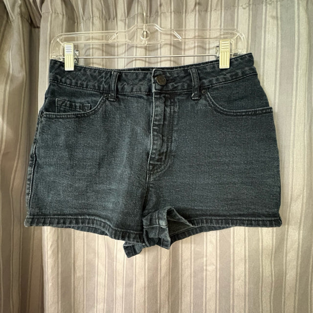 BDg SIZE 6 Women's Shorts
