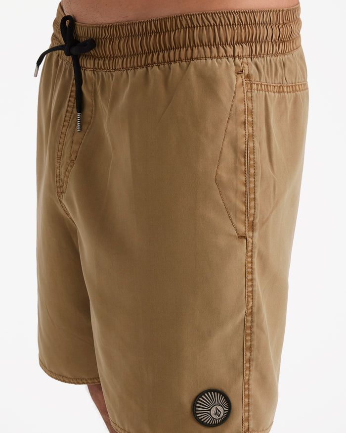 Center 17" Trunk