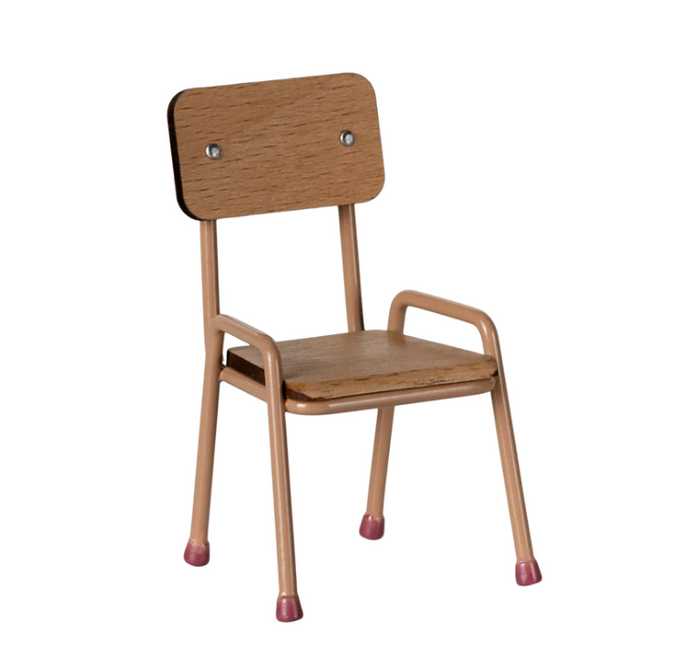 Chair mouse, in dark powder