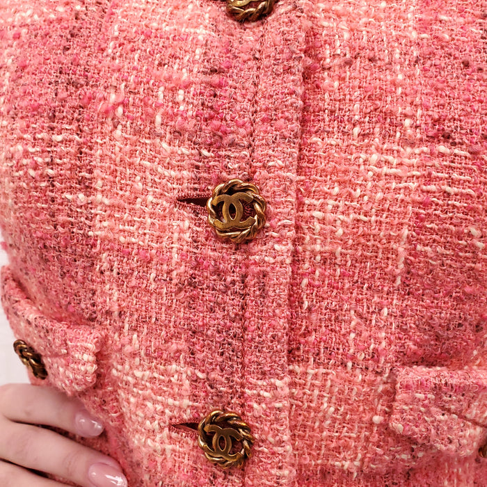 CHANEL VINTAGE 1960'S COLLECTABLE PINK TWEED SUIT WITH LOGO BUTTONS - SIZE 36