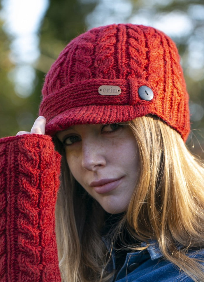 ladies-cable-peak-red_ea8326fd-28d4-4e35-ad71-6e4f1f221502.jpg