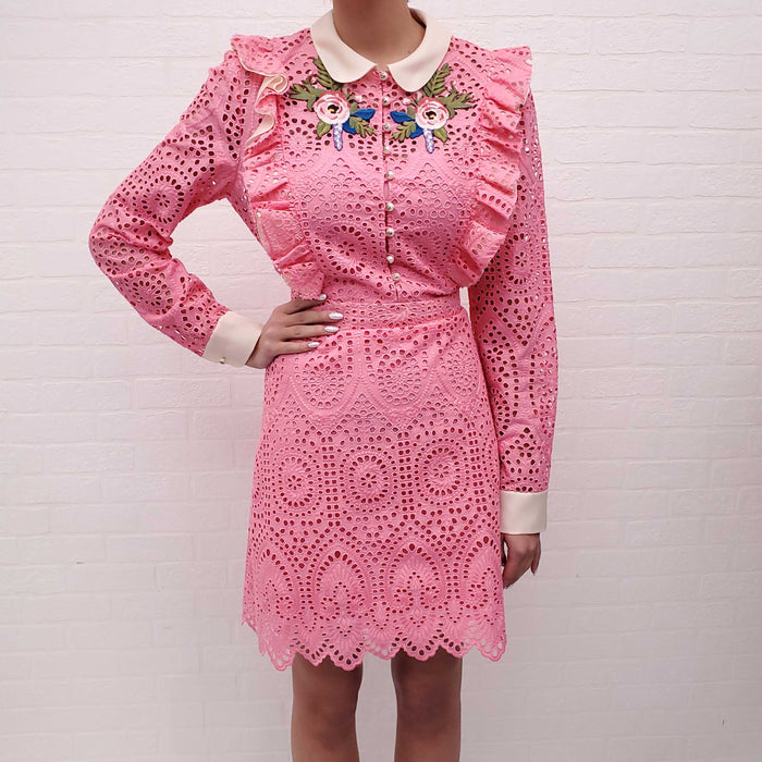 GUCCI PINK LACE DRESS WITH FLORAL AND PEARL DETAILS - SIZE 46