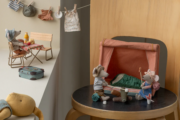 happy camper tent, mouse