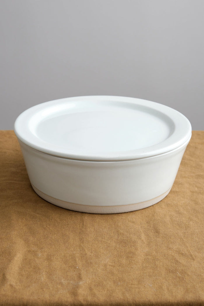 WRF Lab Ceramics Home Kitchen Serving Large Container with Lid White / 10" D x 4" H