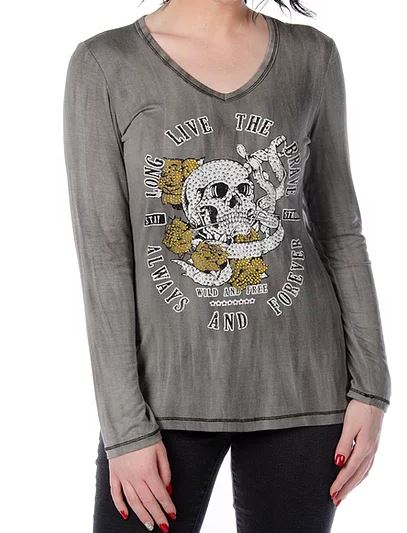 Long Live Brave Skull Roses: Product Description:

Show off some skin in this sleeveless graphic pick featuring a figure-flat