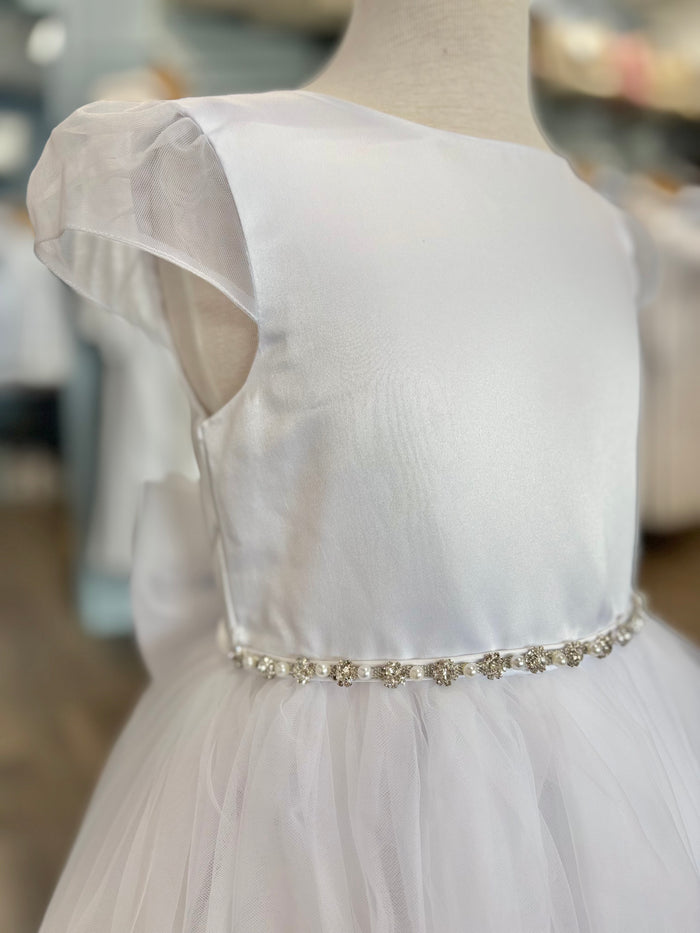 girl's white dress