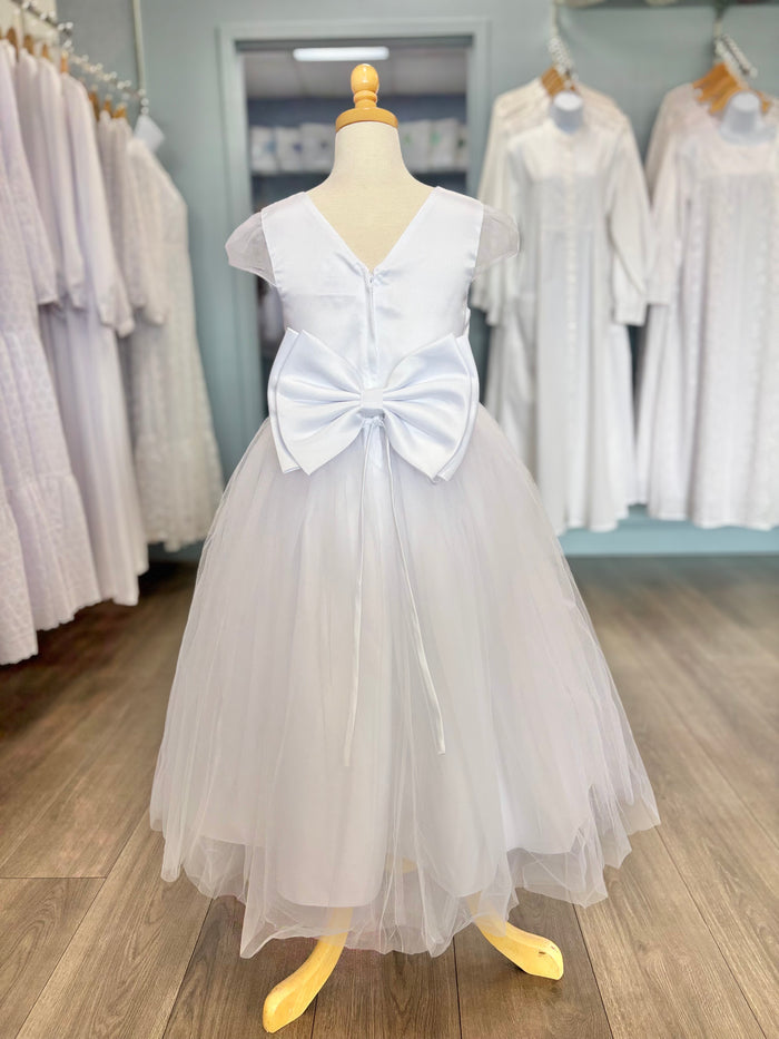 girl's white dress