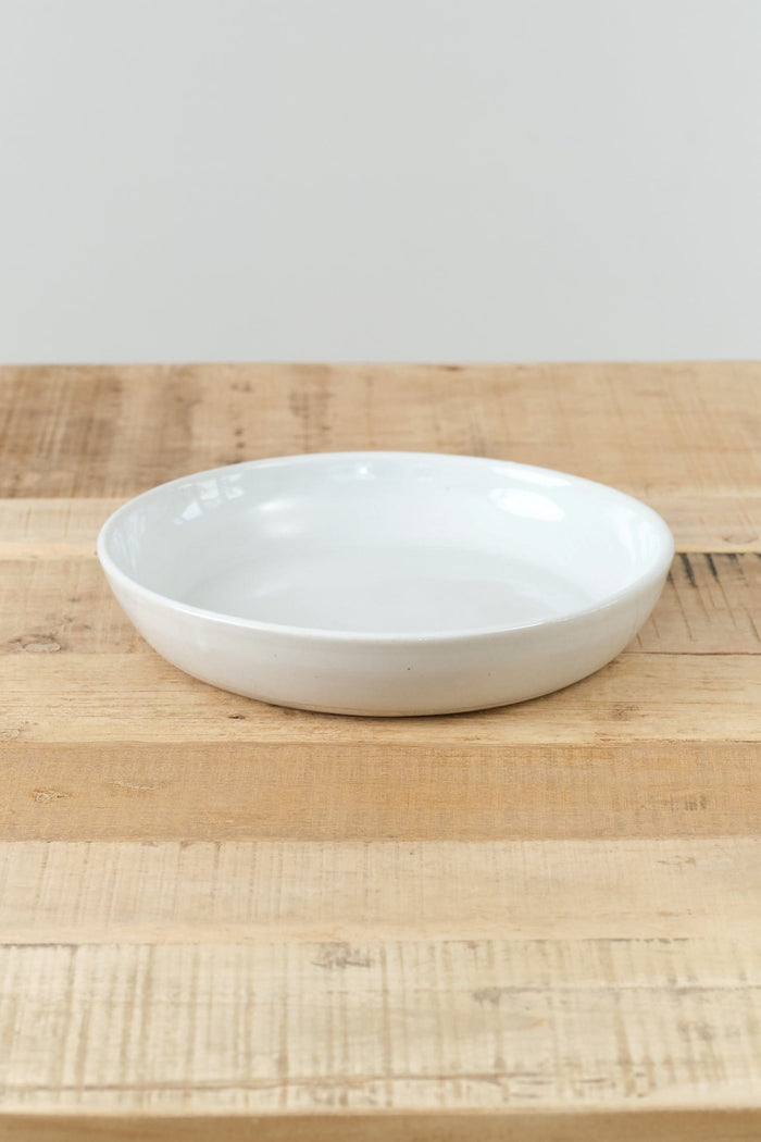 WRF Lab Ceramics Home Kitchen Dishware Medium Coupe Plate White / 9" Dia X 2" H
