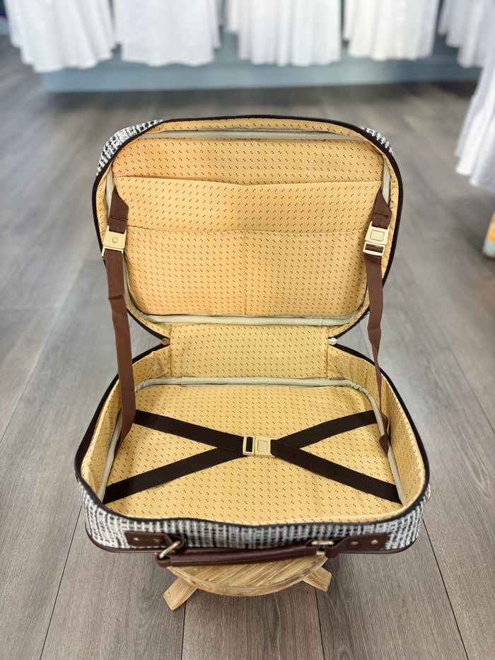 briefcase bag open