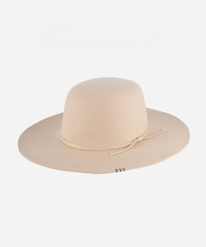 A cream open crown hat with a hat band on a white background #color_cream