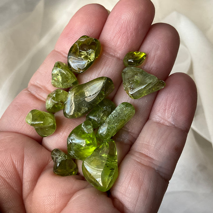 Tumbled Peridot Crystals