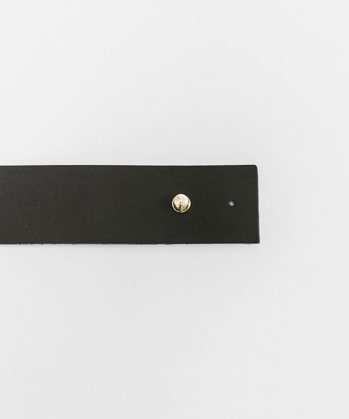 A black Wide Leather Hat Band on a plain background #color_black