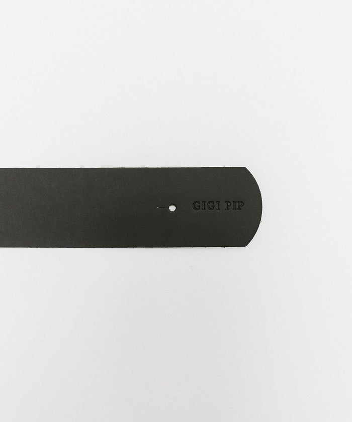 A black Wide Leather Hat Band on a plain background #color_black